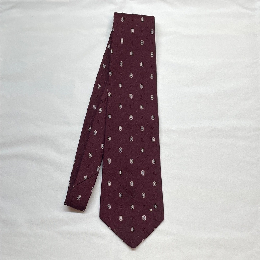 Louis‎ Feraud Paris Tie Mens OS Burgundy Medallion Good Made in France Silk